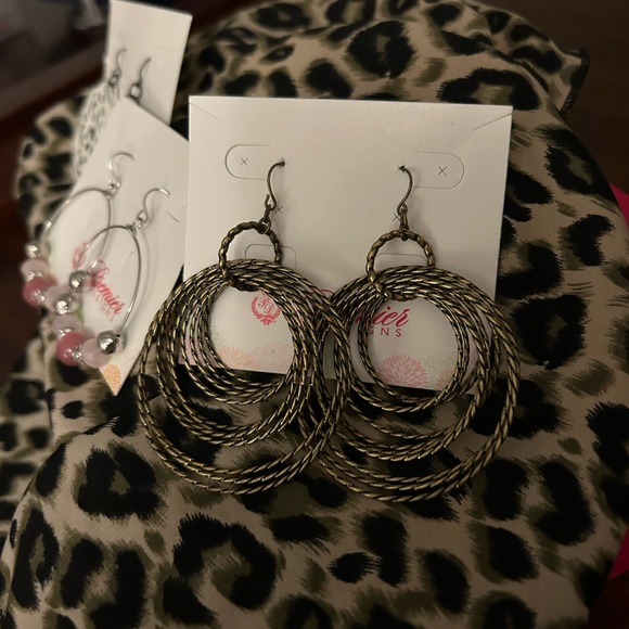 4 Pair NEW Stylish Earrings by Premier Designs - Picture 3 of 6